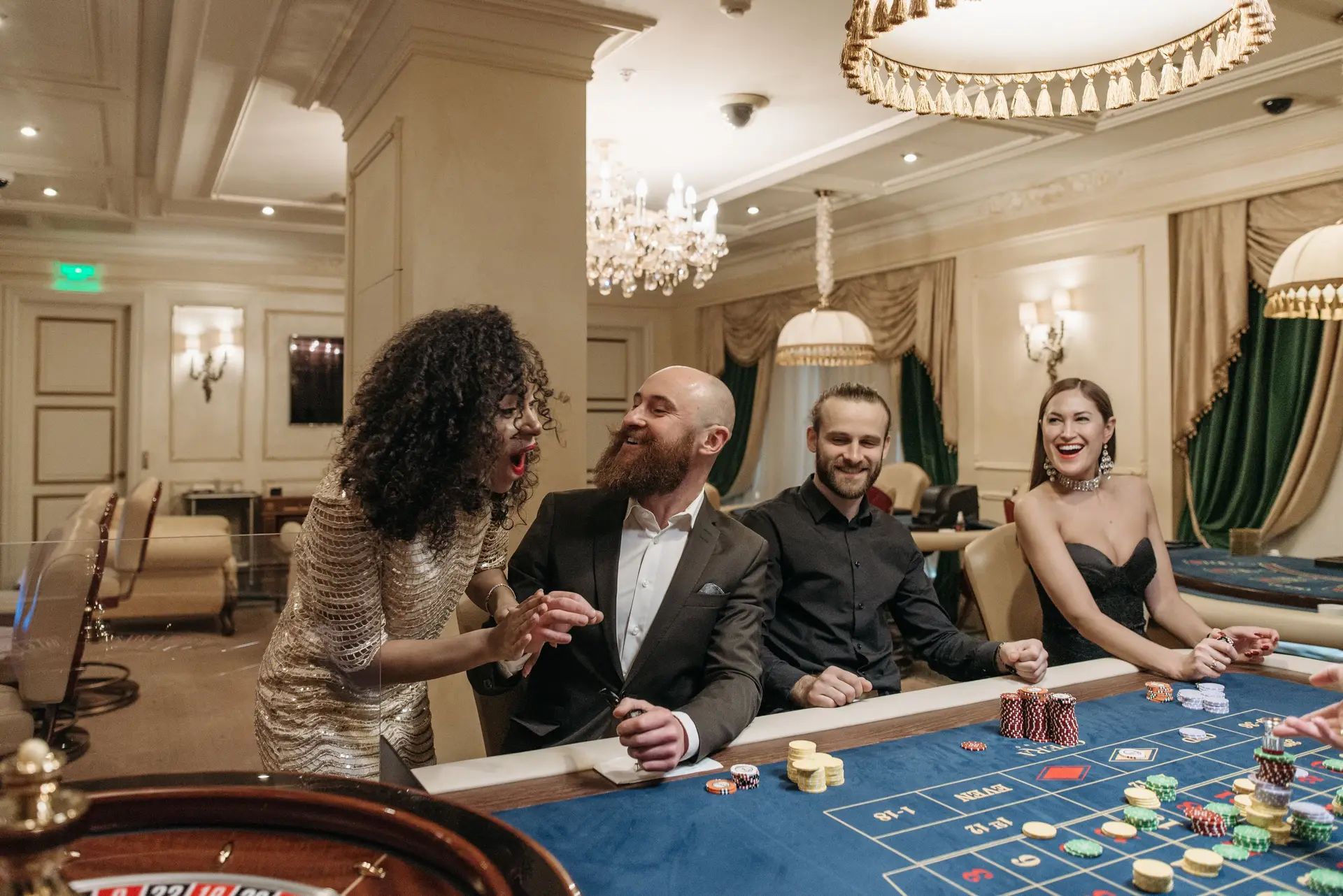 Poker-Runde in eleganter Atmosphäre